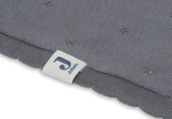 Jollein Pointelle Storm Grey 100 X 150 Cm Ledikantdeken 516-522-66064 12 Jollein Pointelle Storm Grey 100 X 150 Cm Ledikantdeken 516-522-66064 -Babyproducten Winkel Deken Ledikant 100x150cm Pointelle Storm Grey 4