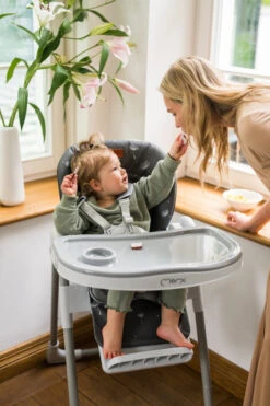 Momi Yumtis Dark Grey Kinderstoel KRKA00001 -Babyproducten Winkel Momi Yumtis 1