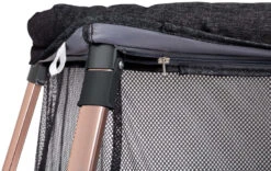 Babygo Dreams II Zwart/Rosegoud Campingbedje Incl. Bodemverhoger 4705 12 Babygo Dreams II Zwart/Rosegoud Campingbedje Incl. Bodemverhoger 4705 -Babyproducten Winkel babygo dreams ii zwart goud campingbedje incl. bodemverhoger 4705 4