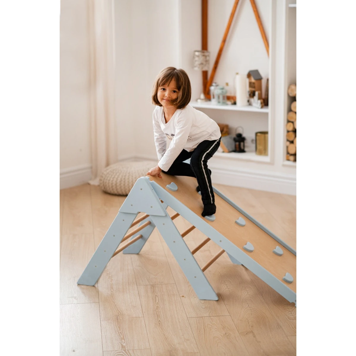 Luna Toys Blauw Houten Klimrek Met Glijbaan LU-36967 5 Luna Toys Blauw Houten Klimrek Met Glijbaan LU-36967 - Afbeelding 3