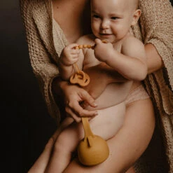 Suavinex Essence Soft Grey Silicone Speenhouder SXSEZ00081450 -Babyproducten Winkel colour essence soother case mango 4 5