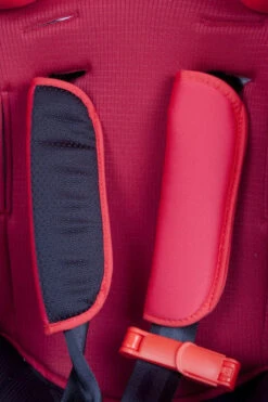Babygo Protect Red Autostoel 9-36 Kg 3803 -Babyproducten Winkel i no380 3 protect rubberdots1