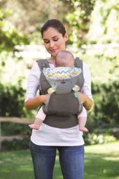 Infantino Cuddle Up Ergonomic Hoodie Draagzak BK-05331 29 Infantino Cuddle Up Ergonomic Hoodie Draagzak BK-05331 -Babyproducten Winkel infantino cuddle up hoodie carrier bk05331 4