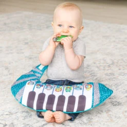 Infantino Grow With Me 3-in-1 Piano Buiktrainer BK-313021 9 Infantino Grow With Me 3-in-1 Piano Buiktrainer BK-313021 -Babyproducten Winkel infantino grow with me 3 in 1 piano buiktrainer bk 3130213
