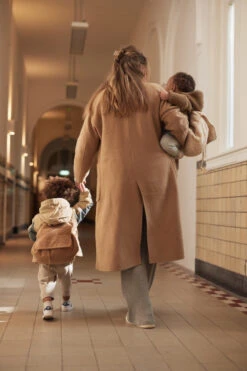 Jollein Boucle Biscuit Rugtasje 057-591-66067 -Babyproducten Winkel jollein boucle rugtasje 1 1