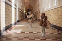 Jollein Boucle Biscuit Rugtasje 057-591-66067 -Babyproducten Winkel jollein boucle rugtasje 2 1