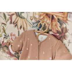 Jollein Stargaze Biscuit 70 Cm Slaapzak Met Afritsbare Mouwen 016-548-66090 -Babyproducten Winkel jollein stargaze biscuit cm slaapzak met afritsbare mouwen 016 542 66090 .sfeer 7 1