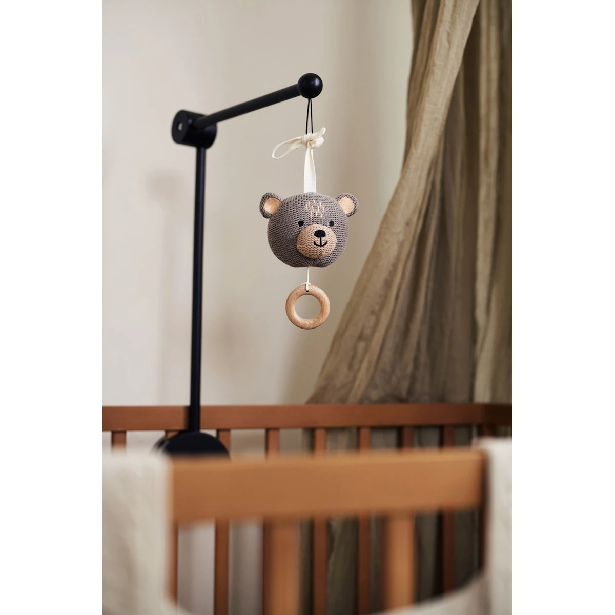 Jollein Zwart Houten Arm Voor Mobiel 116-001-64576 8 Jollein Zwart Houten Arm Voor Mobiel 116-001-64576 - Afbeelding 6