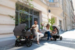 Kinderkraft A-Tour Dark Grey 3-in-1 Kinderwagen Incl. Autostoel KSATOU00DGR3000 -Babyproducten Winkel kinderkraft a tour kinderwagen sfeerfoto 2 1