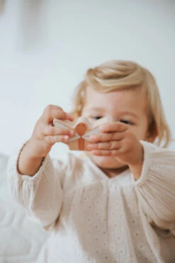 Label Label Nougat Houten Tuimelring Piramide LLWT-34383 -Babyproducten Winkel label label nougat houten tuimelring piramide llwt 34383 4