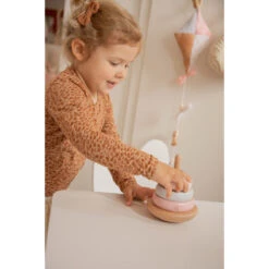 Label Label Roze Houten Tuimelring Piramide LLWT-25224 11 Label Label Roze Houten Tuimelring Piramide LLWT-25224 -Babyproducten Winkel llwt 25224 5420067925224 stacking rings balance pink 02