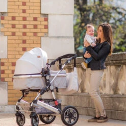 Lorelli Lora String Dots 3-in-1 Combi Kinderwagen Incl. Autostoel 1002128-2115D 35 Lorelli Lora String Dots 3-in-1 Combi Kinderwagen Incl. Autostoel 1002128-2115D -Babyproducten Winkel lorelli lora string dots 3 in 1 combi kinderwagen incl. autostoel 1002128 2115d 1