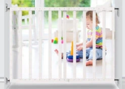 Noma Wit Houten Uitschuifbaar Traphek/Veiligheidshek 94153 -Babyproducten Winkel main white wooden gate 4