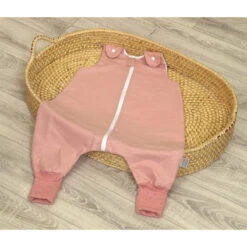 MamaLoes Amy Pure Roze 12-24 Mnd Onesie Slaapzak 85374 -Babyproducten Winkel mamaloes amy pure roze onesie slaapzak 2