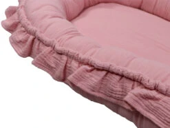 MamaLoes Soft Cotton Ruffle Licht Roze Babynest ML020113 -Babyproducten Winkel mamaloes soft cotton ruffle licht roze babynest ml020113 4