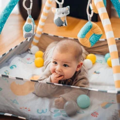 Momi Lammis Baby Speelkleed MAED00010 11 Momi Lammis Baby Speelkleed MAED00010 -Babyproducten Winkel momi lammis baby speelkleed maed00010.4