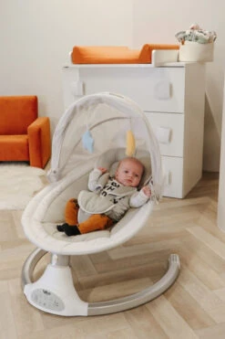 Tryco Hugg Silver/White Swing Babyschommel TR-282702 -Babyproducten Winkel tr 282702 hugg silver white swing 02 1920x1920