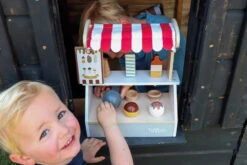Tryco Houten IJskraam TR-353017 -Babyproducten Winkel tr 353017 tryco wooden icecream truck 02 1