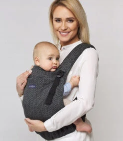 Zaffiro Ergo Geo Burgund Ergonomische Draagzak 8326 18 Zaffiro Ergo Geo Burgund Ergonomische Draagzak 8326 -Babyproducten Winkel zaffiro ergo draagzak 8 1